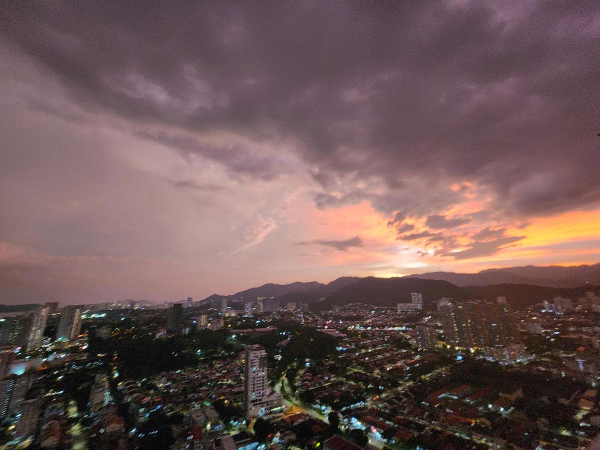 Urban Suites - Penang Jelutong Экстерьер фото